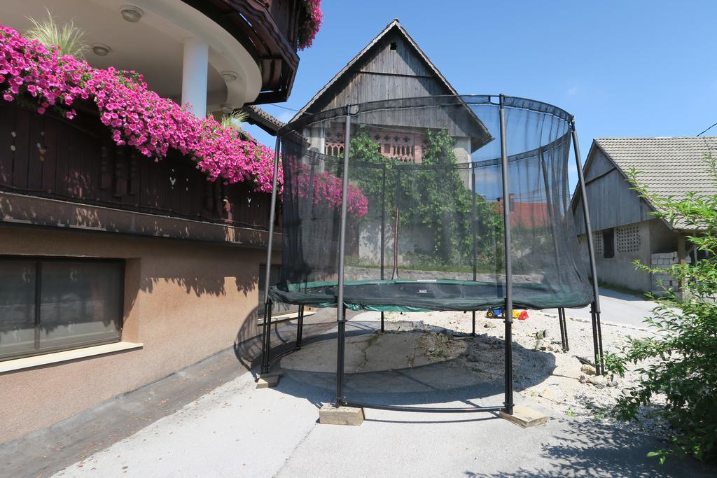 Hotel Gostilna Turk Hotedrsica Exteriér fotografie